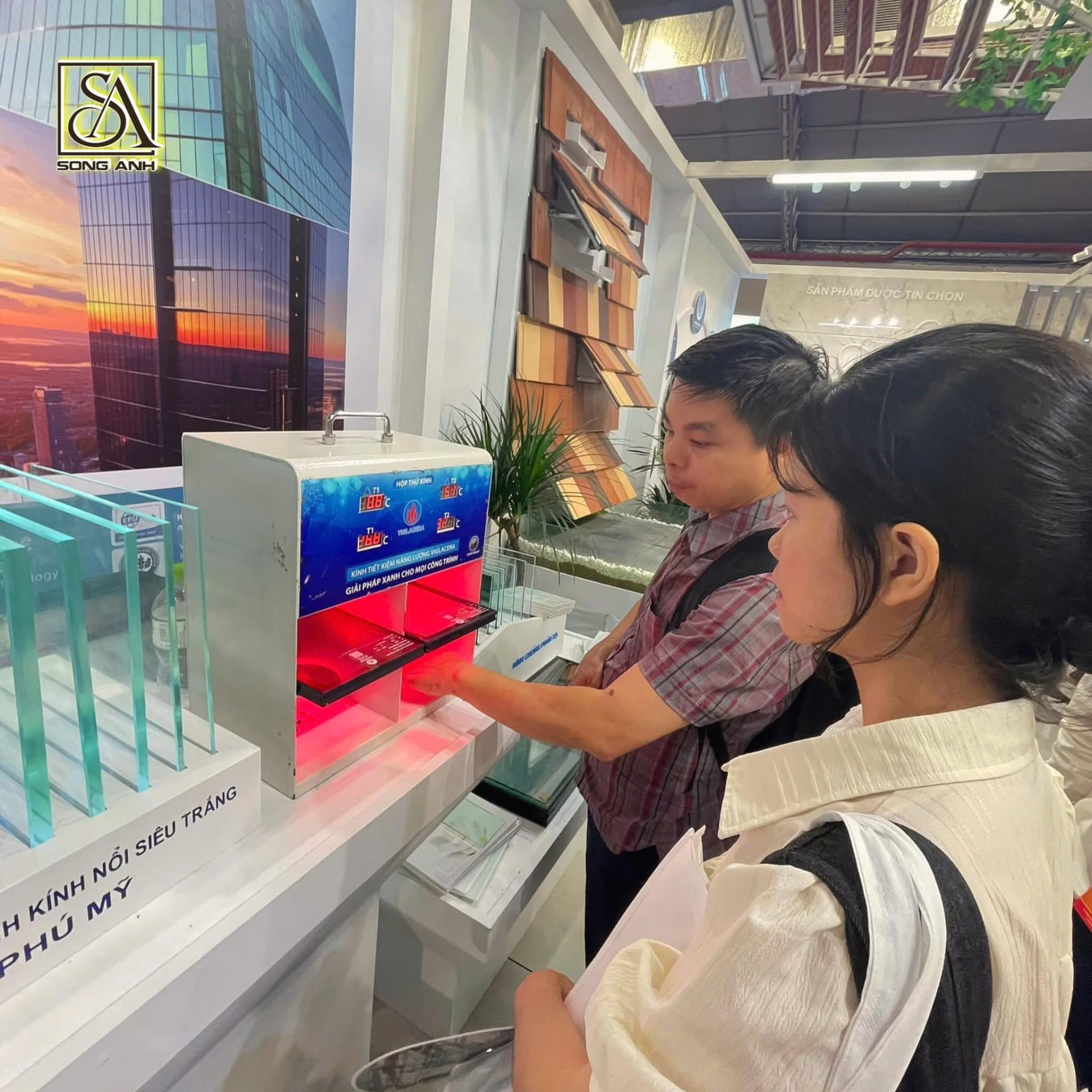 Đội ngũ SONG ANH tham quan các gian hàng tại Triển lãm Quốc tế Vietbuild TP.HCM 2026